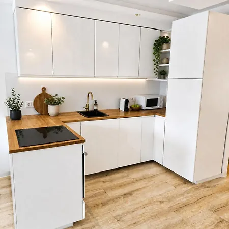 Beautiful New L -15 Min To Octoberfest Apartman
